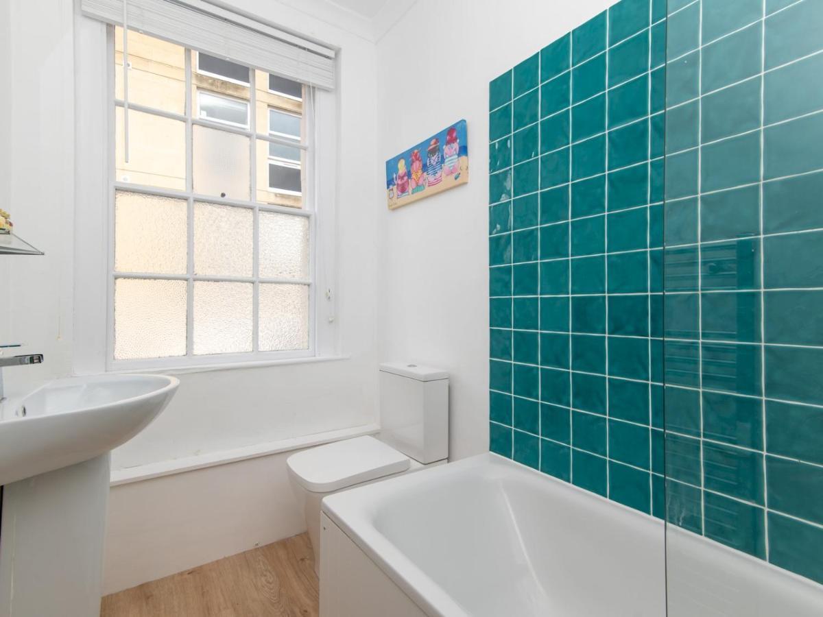 Pass The Keys Stylish 2 Bed Central Bath Apartment With Parking Exterior foto
